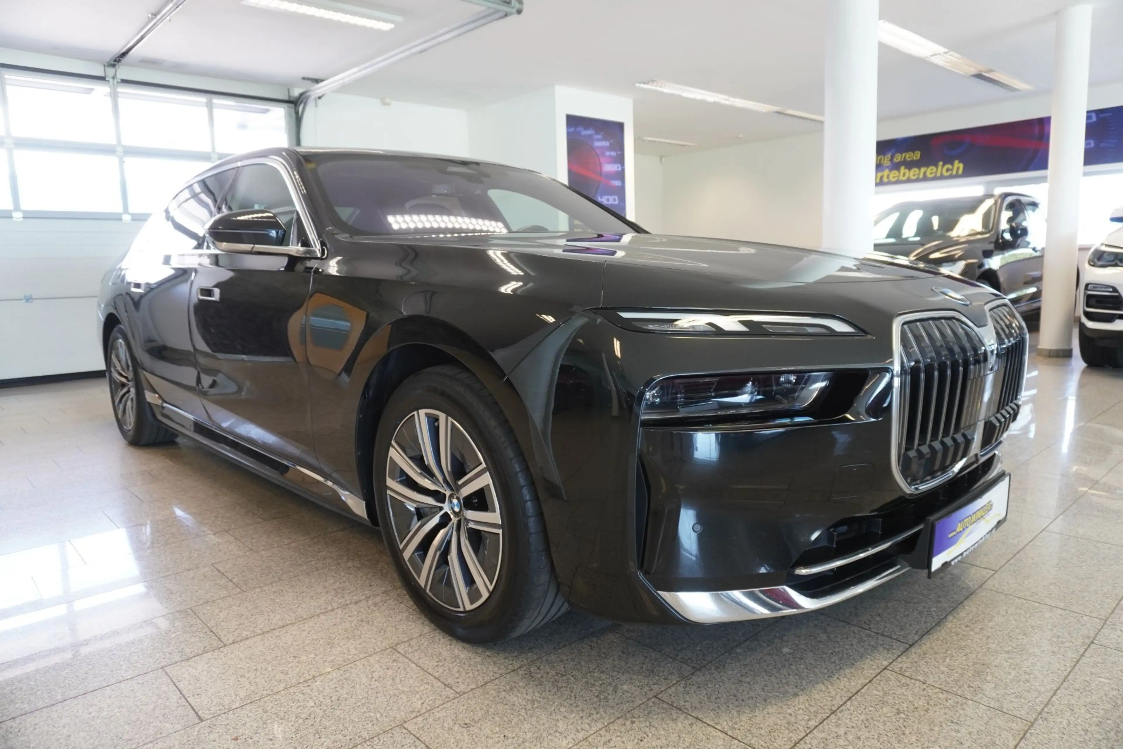 BMW 750 e xDrive Limousine Massage/Leder/Navi/Kamera/LED — photo 3