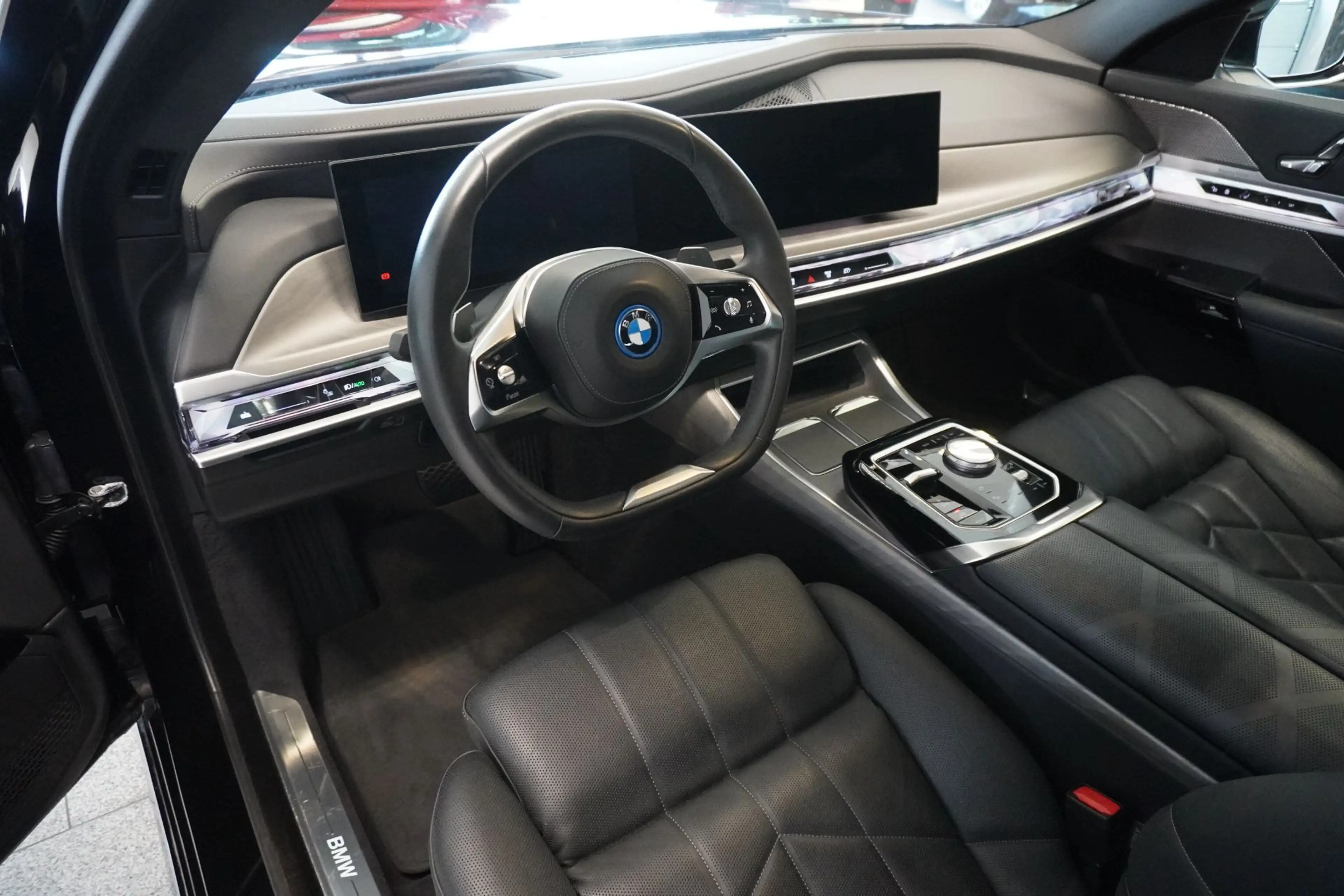 BMW 750 e xDrive Limousine Massage/Leder/Navi/Kamera/LED — photo 7