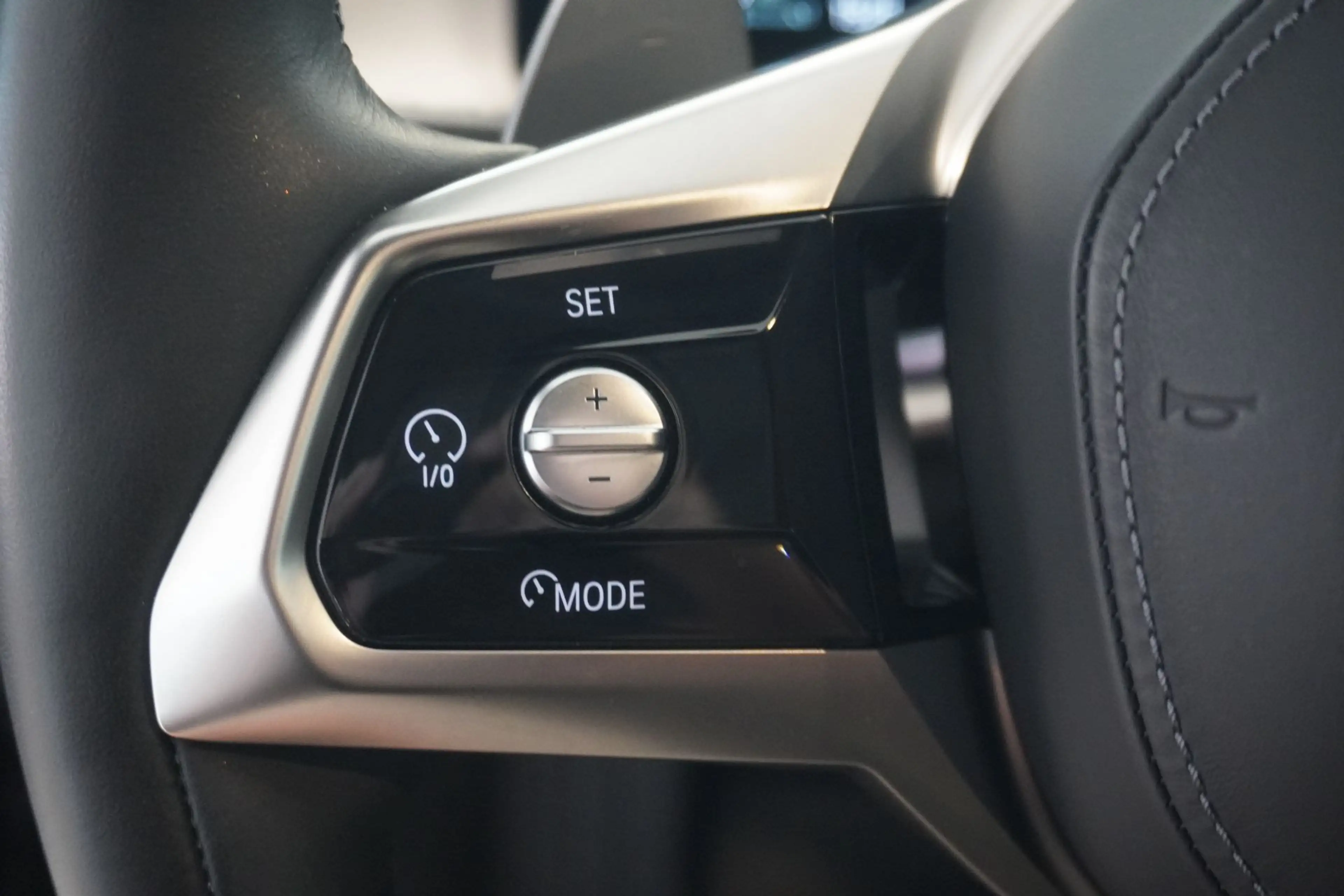BMW 750 e xDrive Limousine Massage/Leder/Navi/Kamera/LED — photo 13