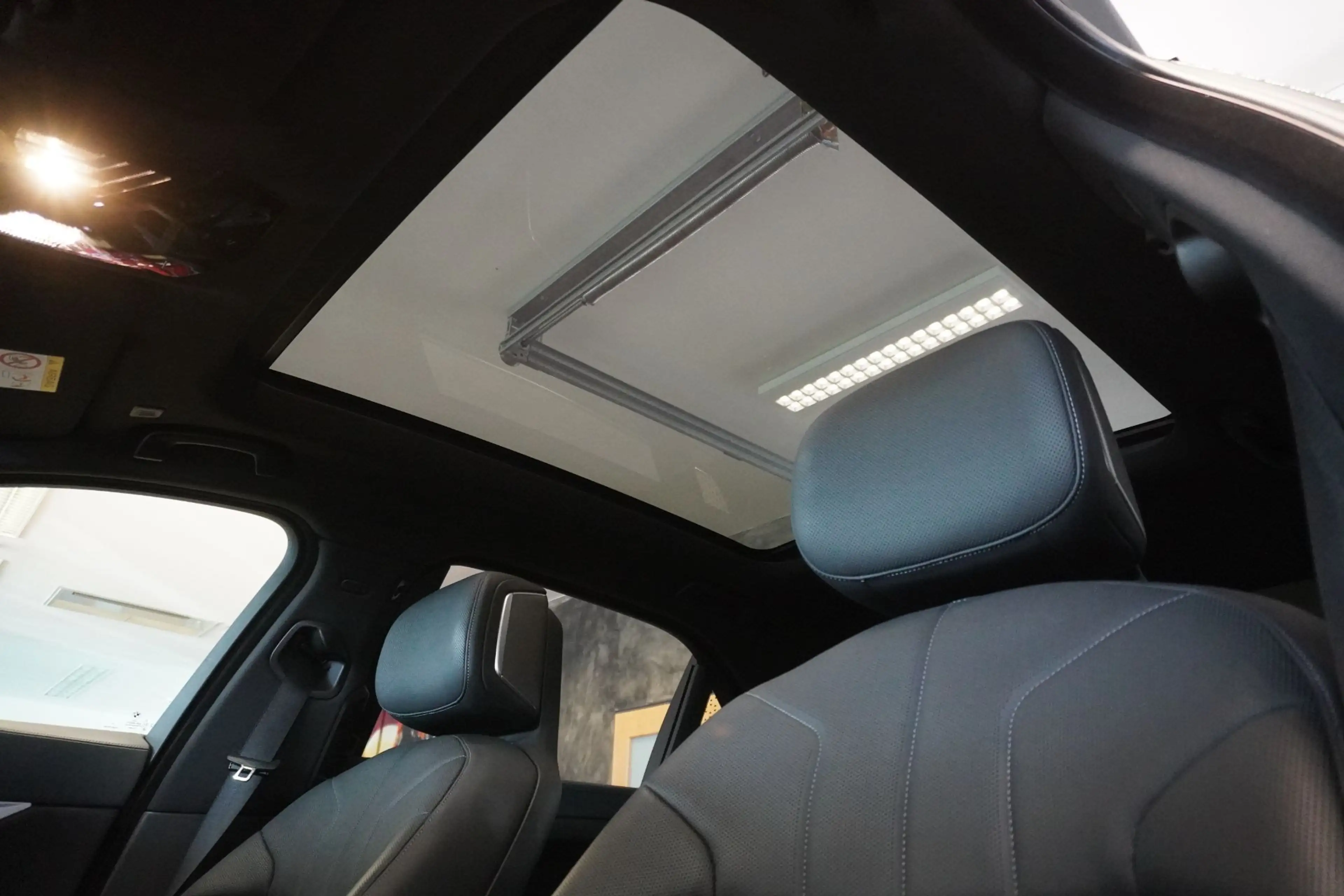 BMW 750 e xDrive Limousine Massage/Leder/Navi/Kamera/LED — photo 9
