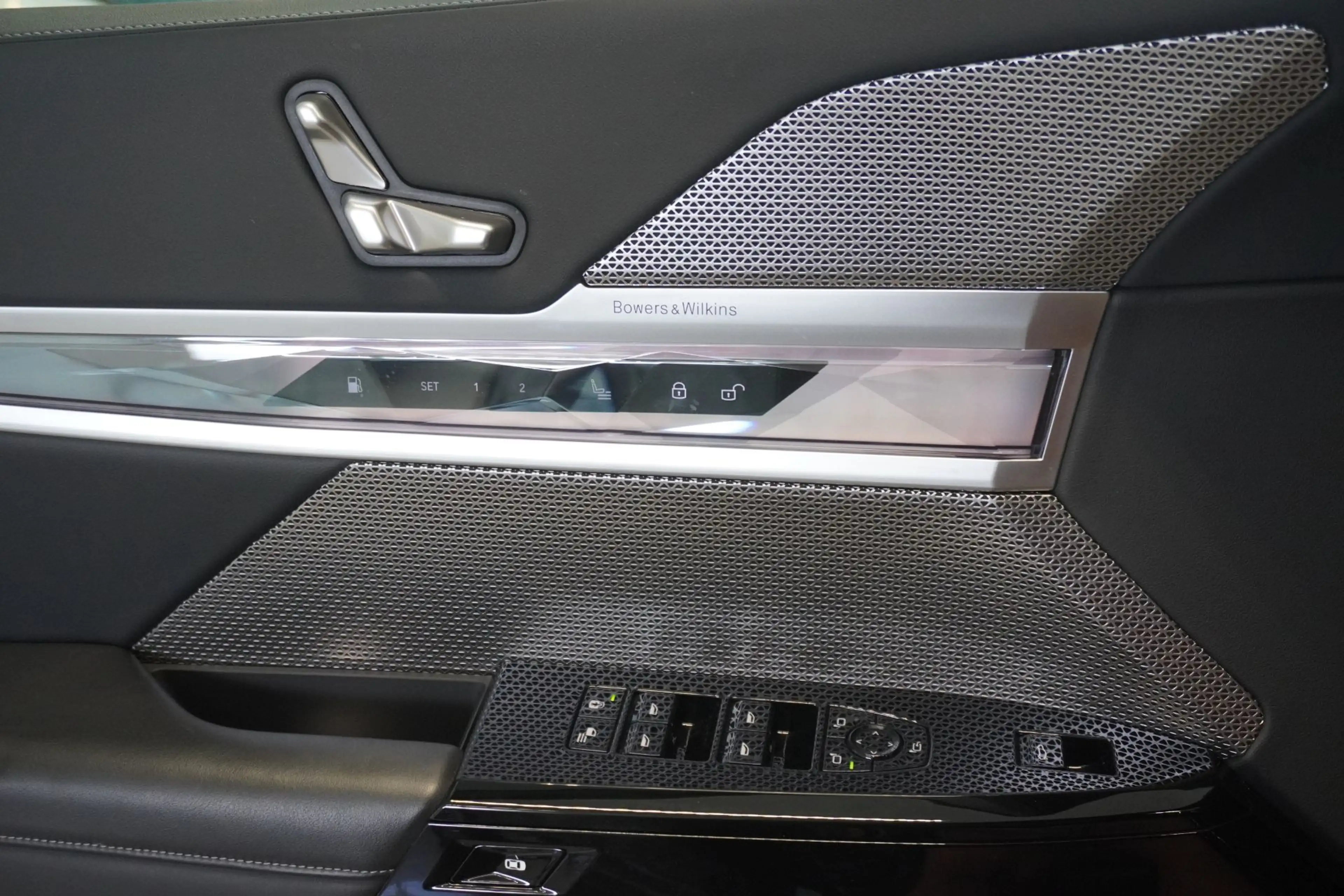 BMW 750 e xDrive Limousine Massage/Leder/Navi/Kamera/LED — photo 15
