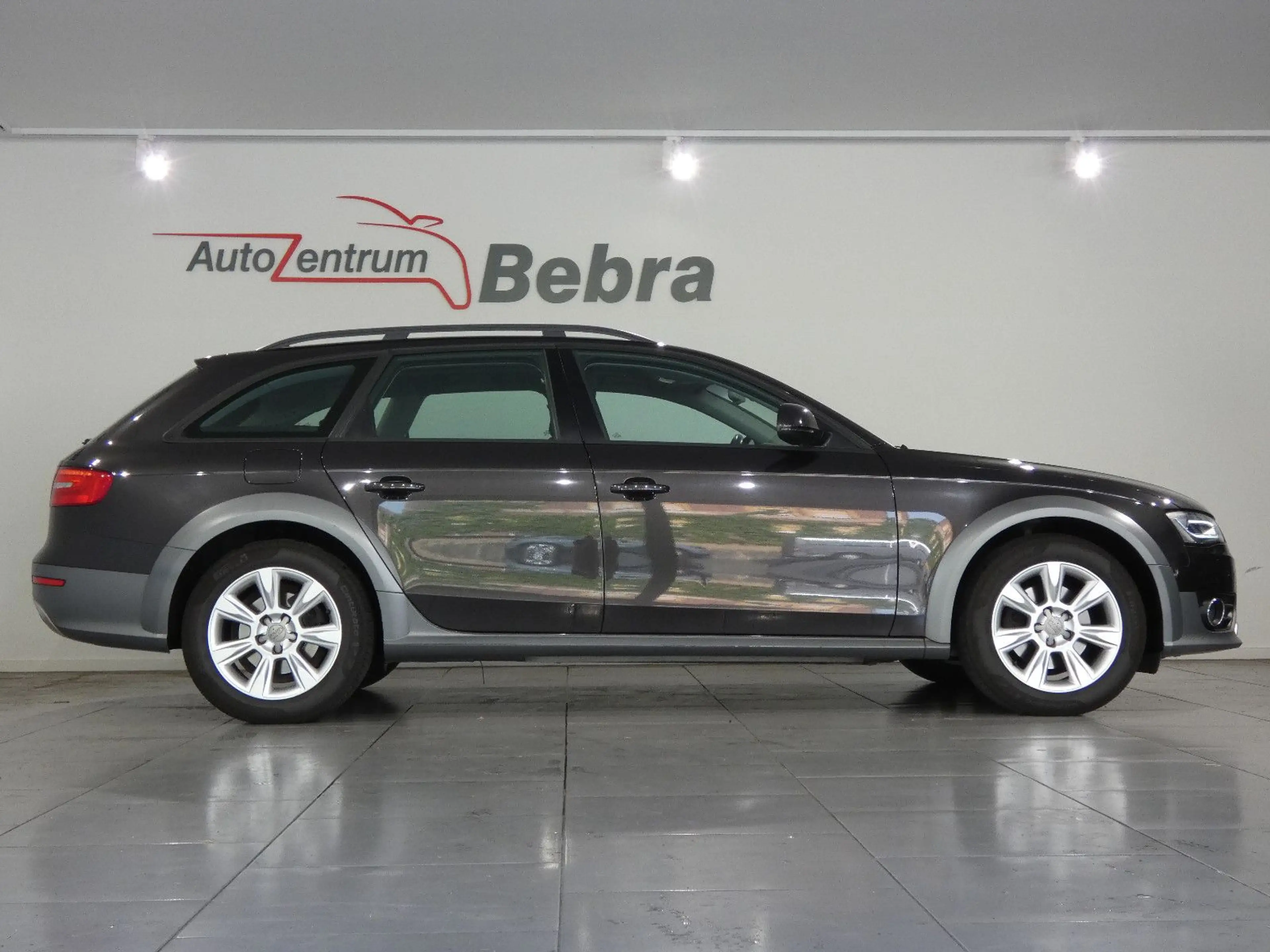 Audi A4 allroad quattro 2.0 TDI S-tronic Xenon/Navi — photo 3