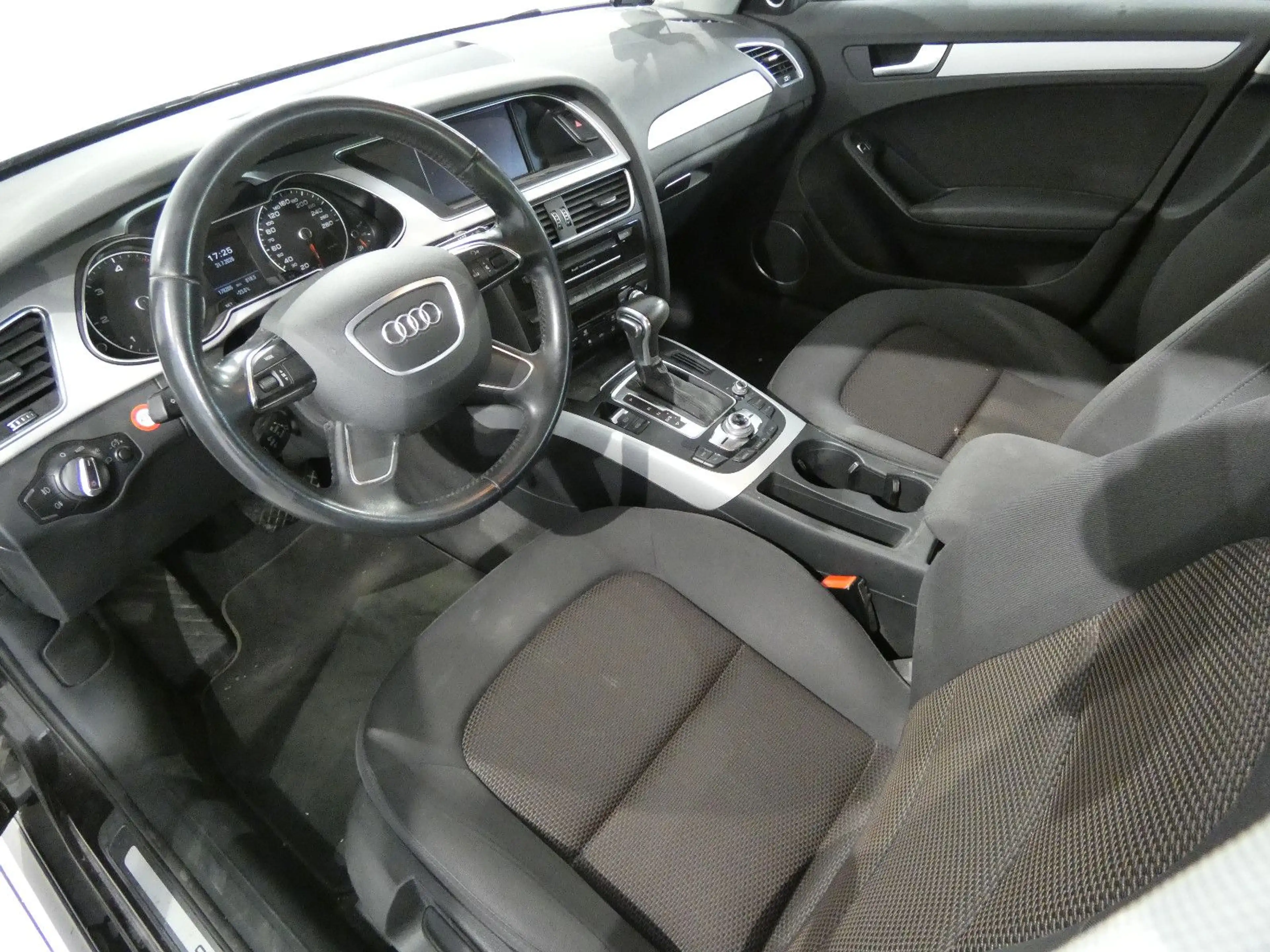 Audi A4 allroad quattro 2.0 TDI S-tronic Xenon/Navi — photo 10