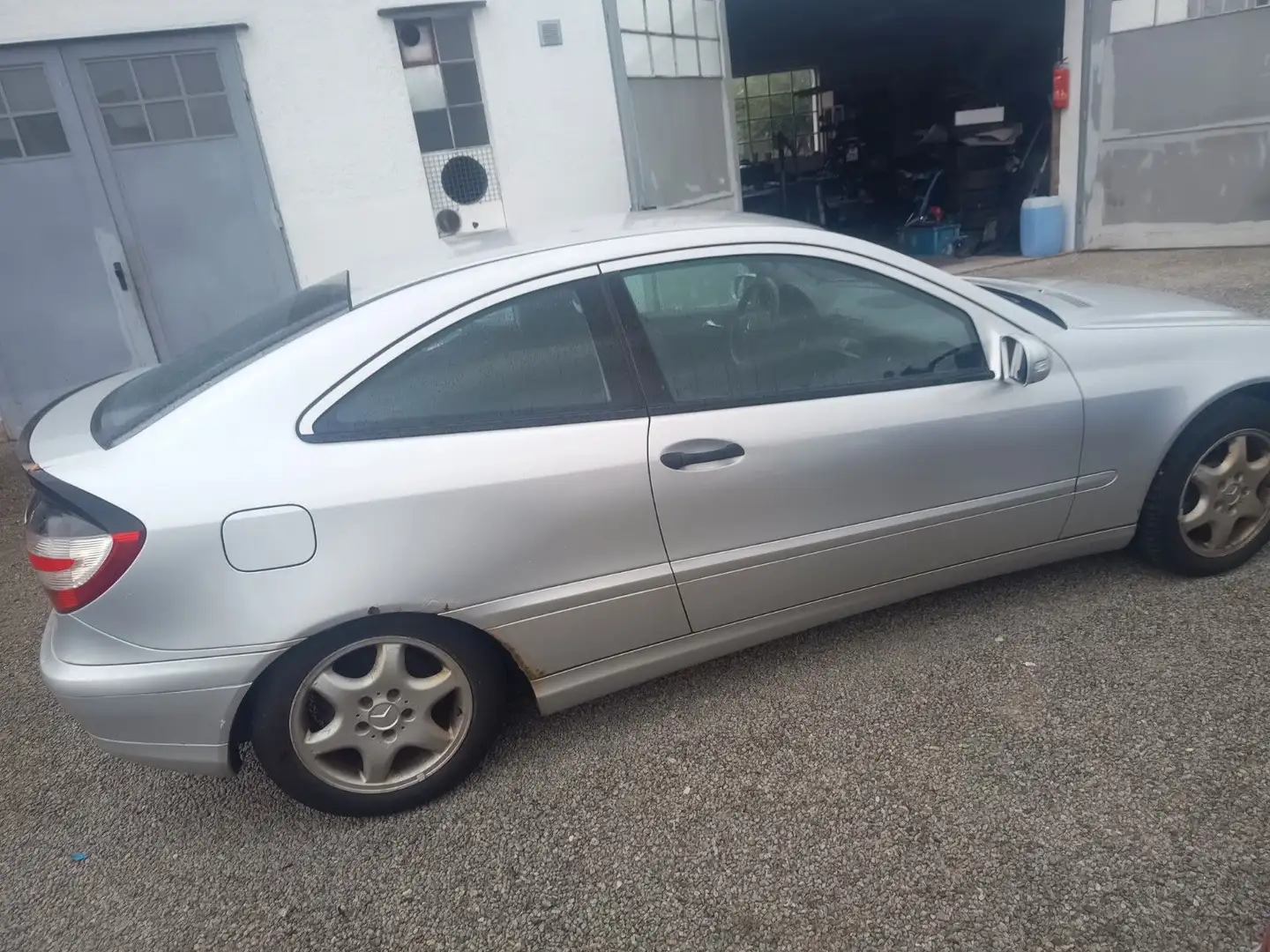 Mercedes-Benz C 180 C -Klasse Sportcoupe C 180 Kompressor Silber - 2