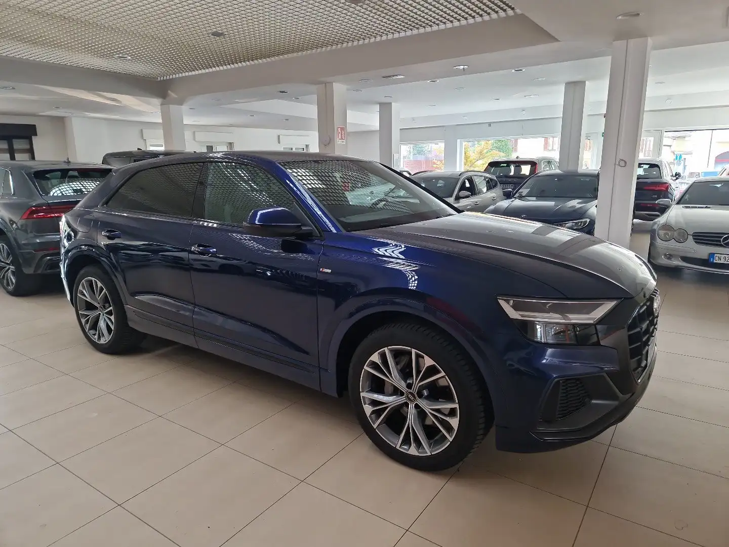 Audi Q8 50 TDI 286cv MHEV quattro tiptronic Sport S line Bleu - 2