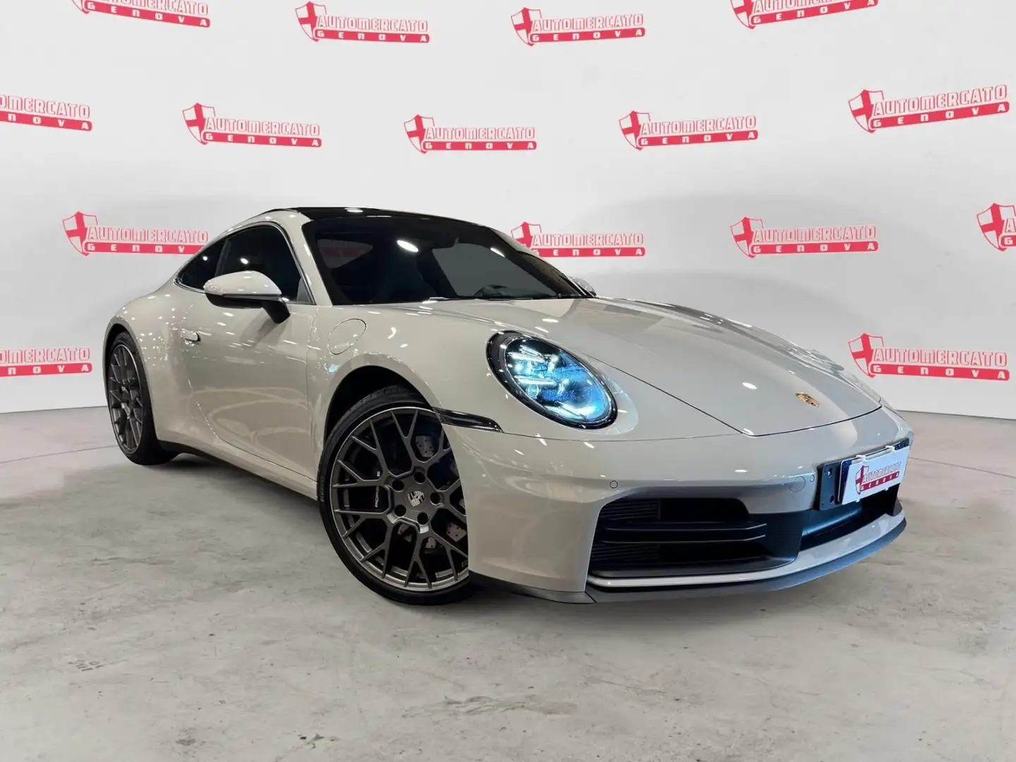 Porsche 992 911 Carrera MODELLO 2025 TETTO/BOSE/CHRONO FULL Grau - 2