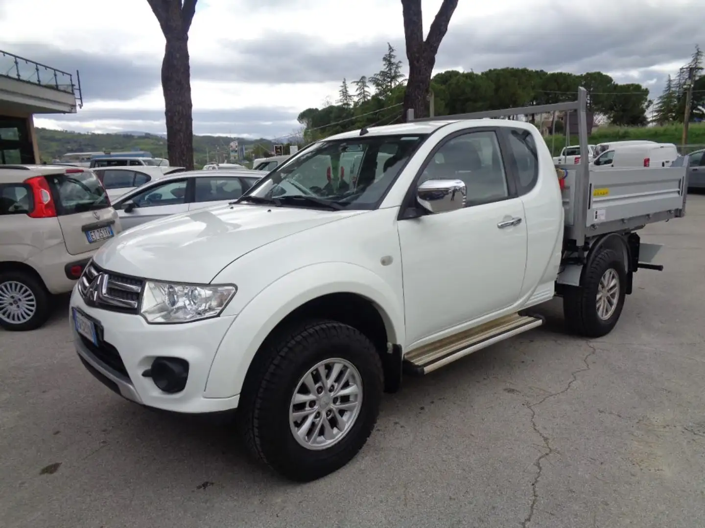 Mitsubishi L200 2.5 DI-D/180 CV Club Cab Int RIBALTABILE 4 POSTI Blanc - 2