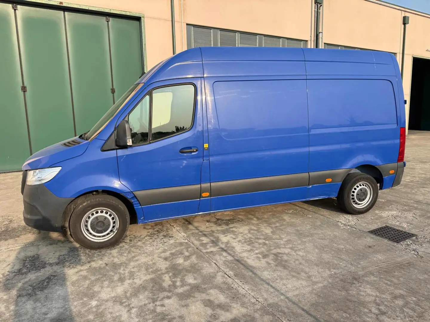Mercedes-Benz Sprinter F39/33 311 CDI FWD TA Furgone Bleu - 2