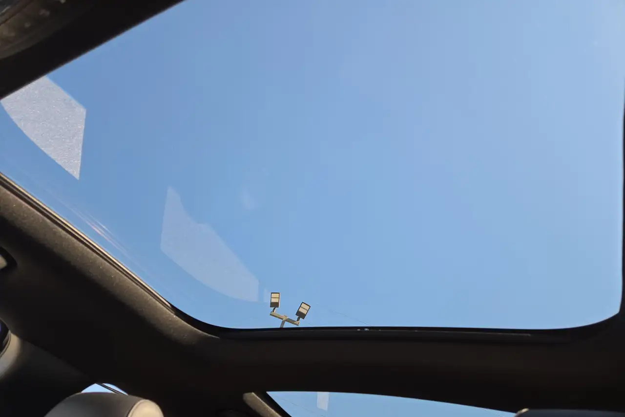 Mercedes-Benz GLB снимка Mercedes-Benz GLB
