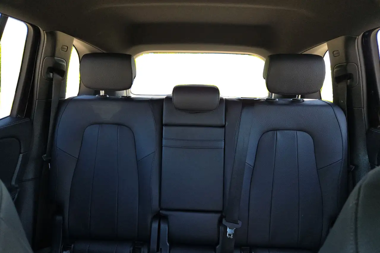 Mercedes-Benz GLB снимка Mercedes-Benz GLB