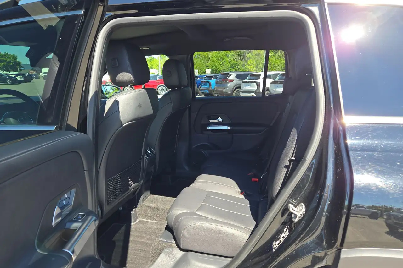 Mercedes-Benz GLB снимка Mercedes-Benz GLB
