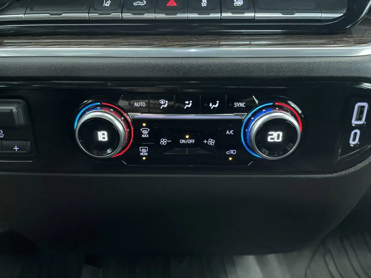 GMC Sierra 2500HD снимка GMC Sierra 2500HD