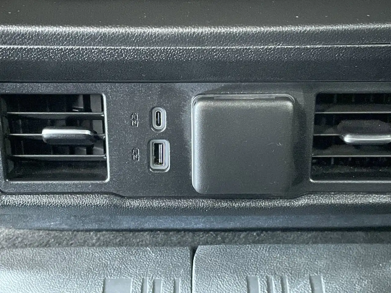 GMC Sierra 2500HD снимка GMC Sierra 2500HD