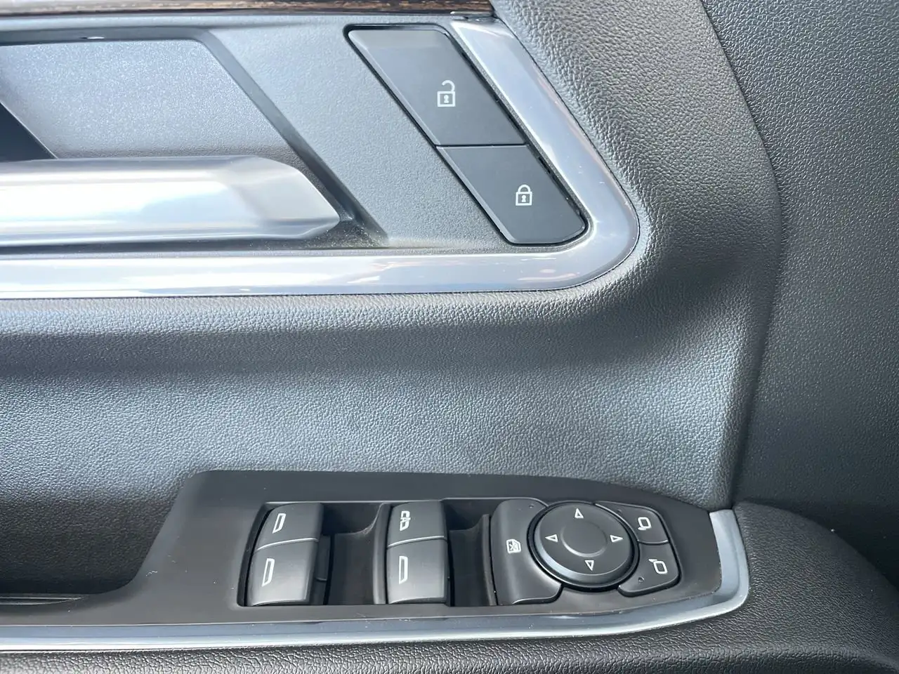GMC Sierra 2500HD снимка GMC Sierra 2500HD