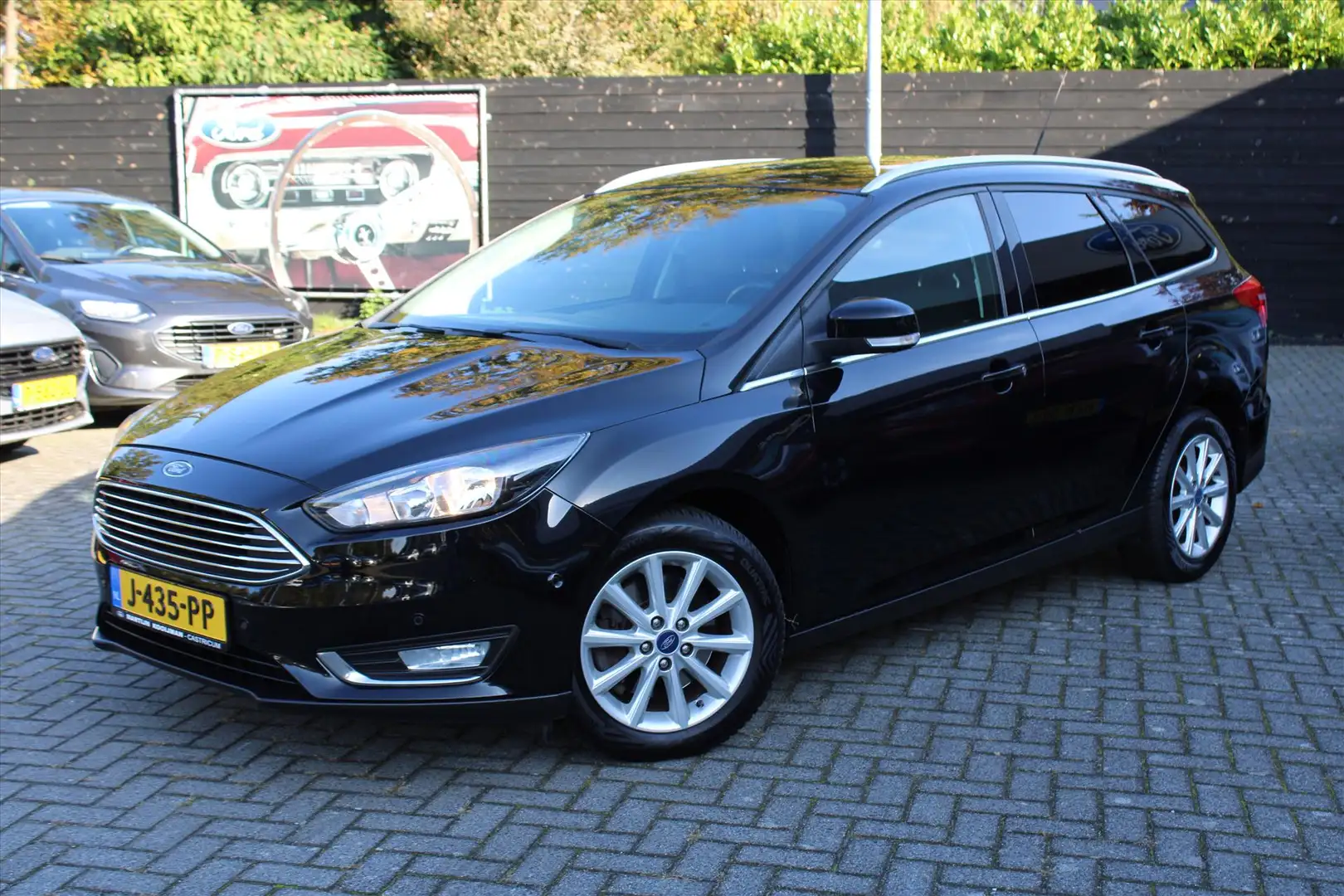 Ford Focus 1.5 EcoBoost 150pk Titanium Edition Wagon, Winterp Noir - 2