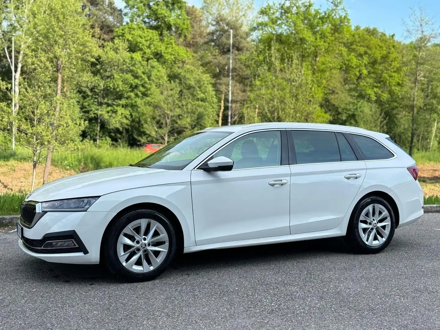 Skoda Octavia 1.0 e-TEC DSG Wagon Style Alb - 2