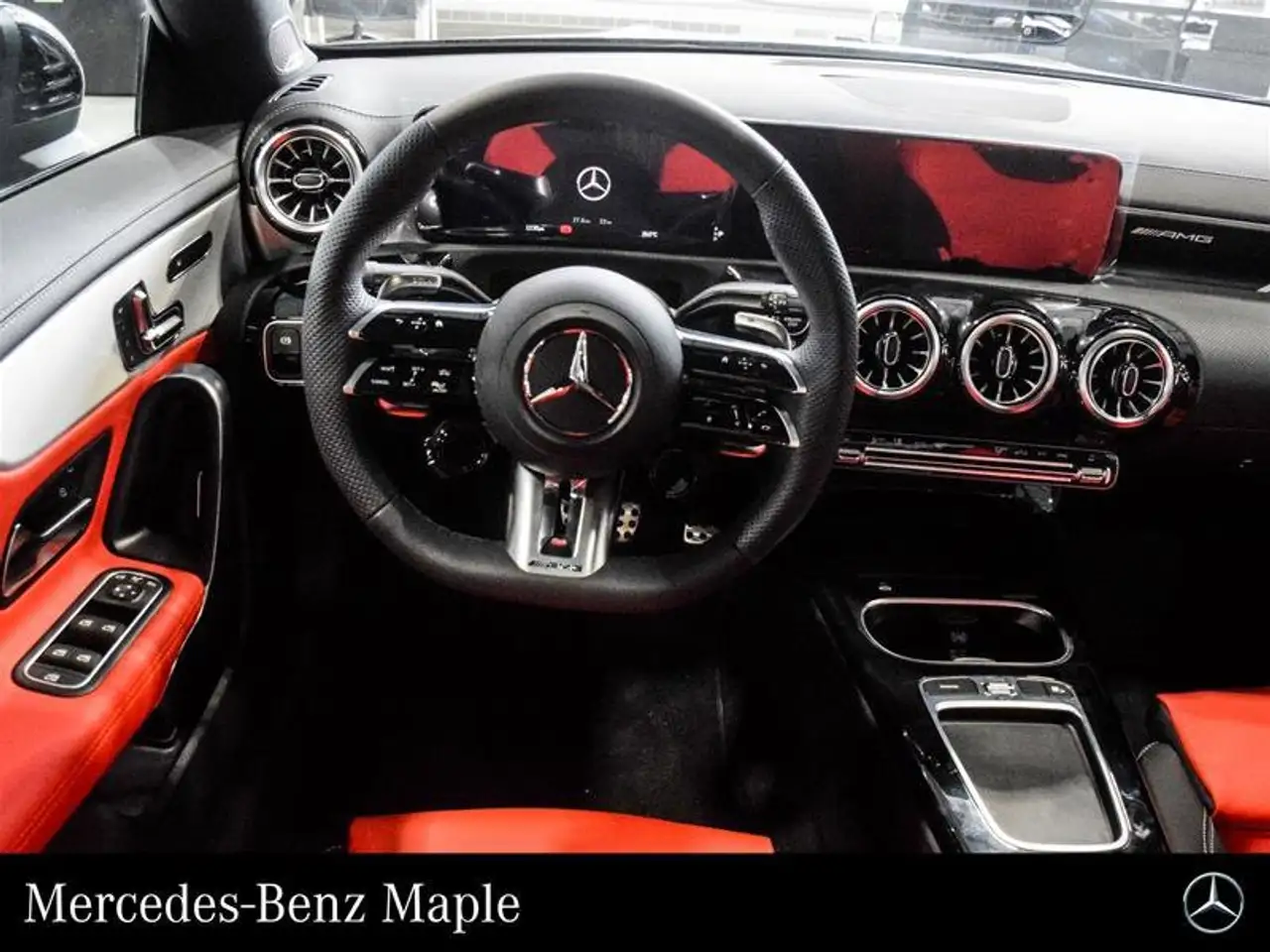 Mercedes-Benz CLA снимка Mercedes-Benz CLA