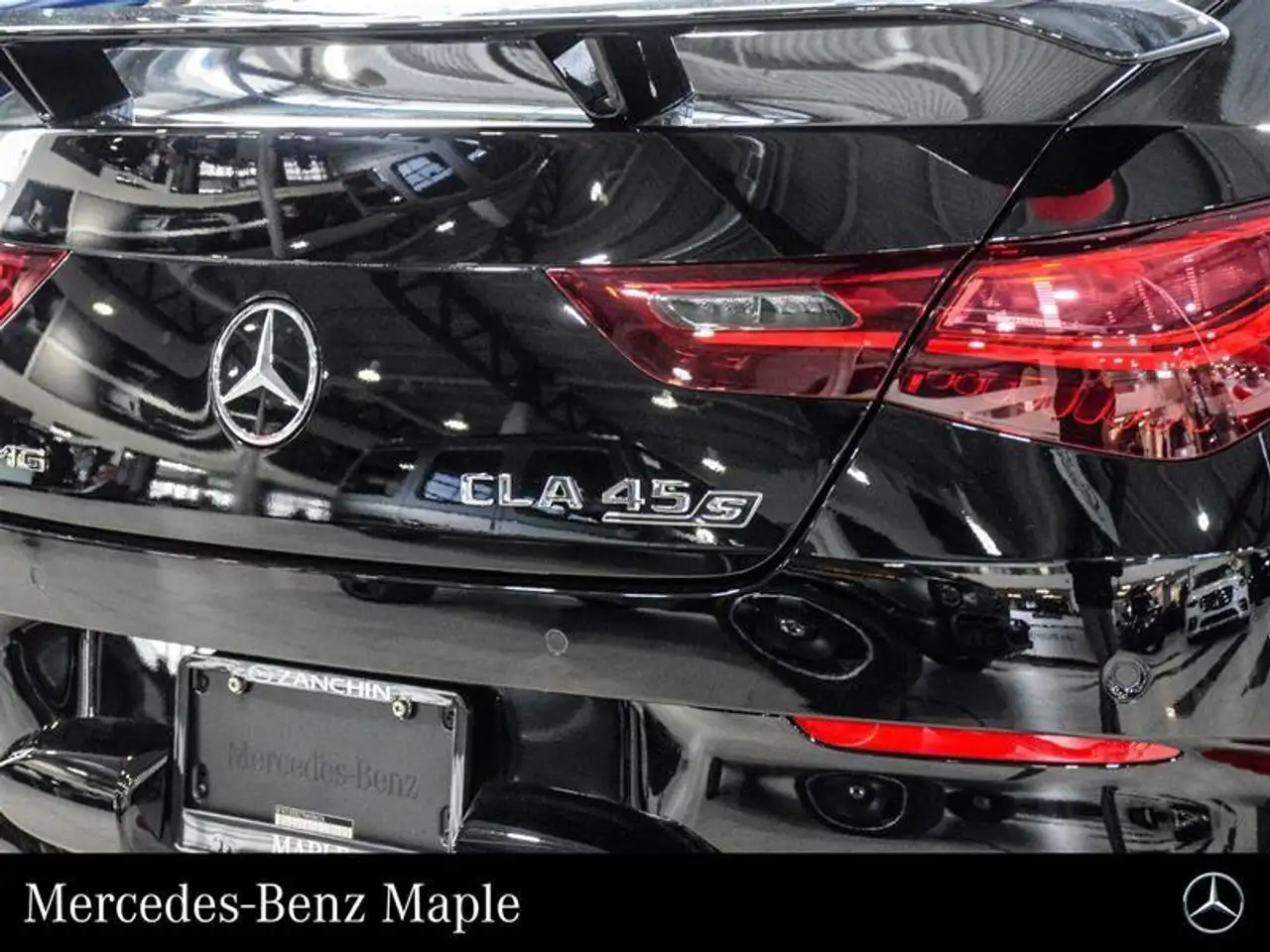 Mercedes-Benz CLA снимка Mercedes-Benz CLA