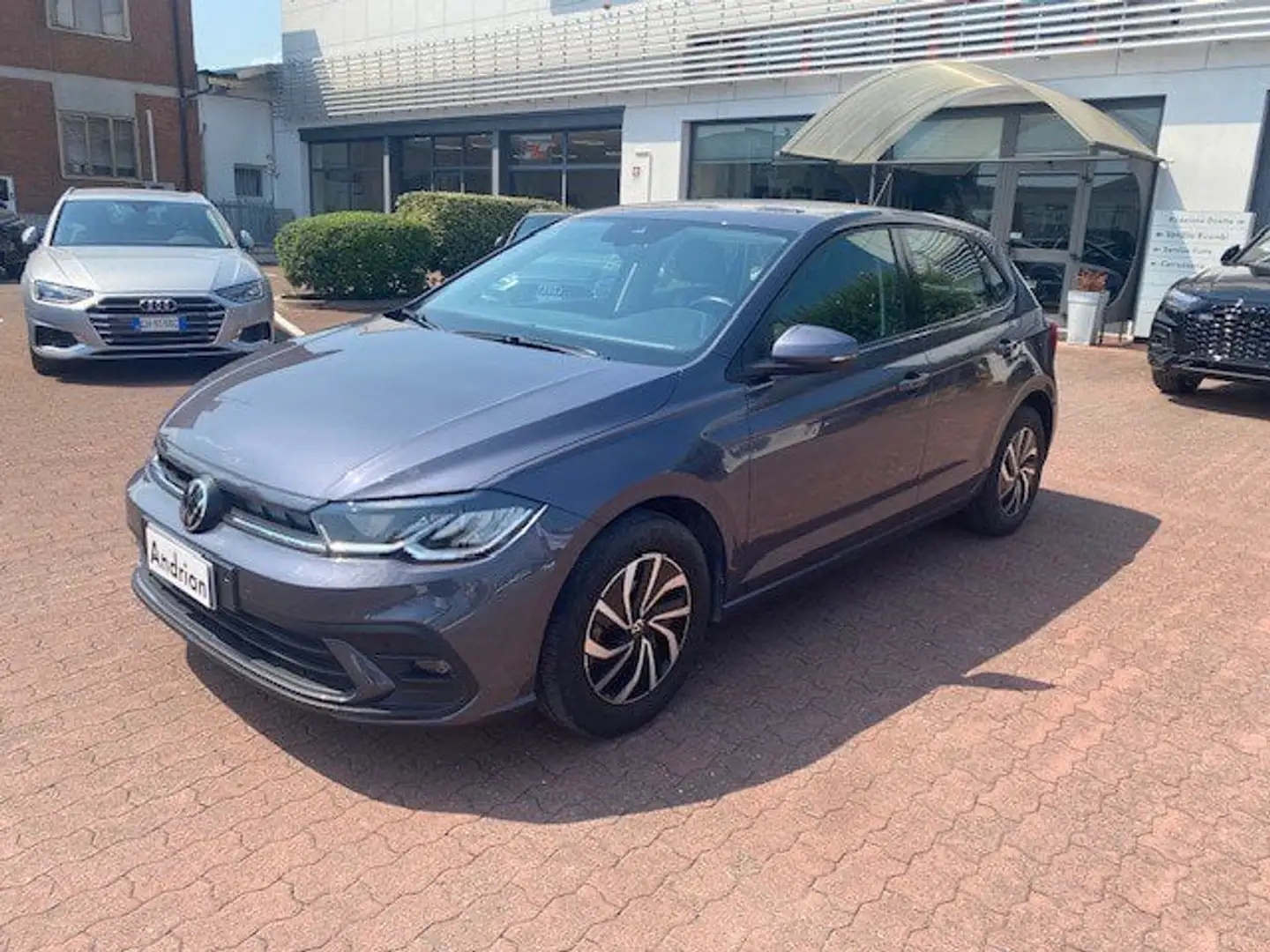 Volkswagen Polo 1.0 TSI Life Gris - 1