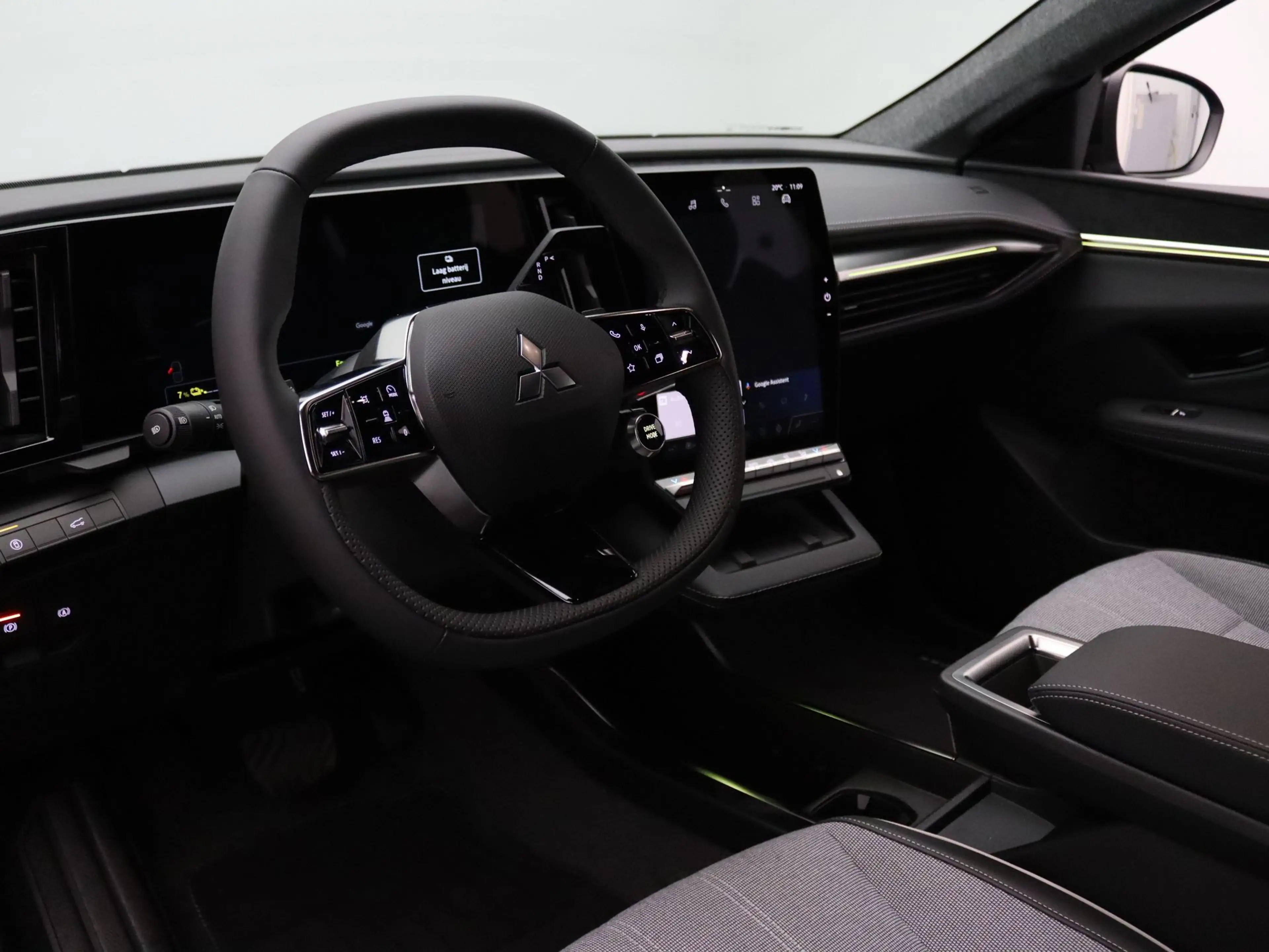 Mitsubishi Eclipse Cross Intense+ 87 kWh Apple Carplay/Android Auto | Clima — photo 3