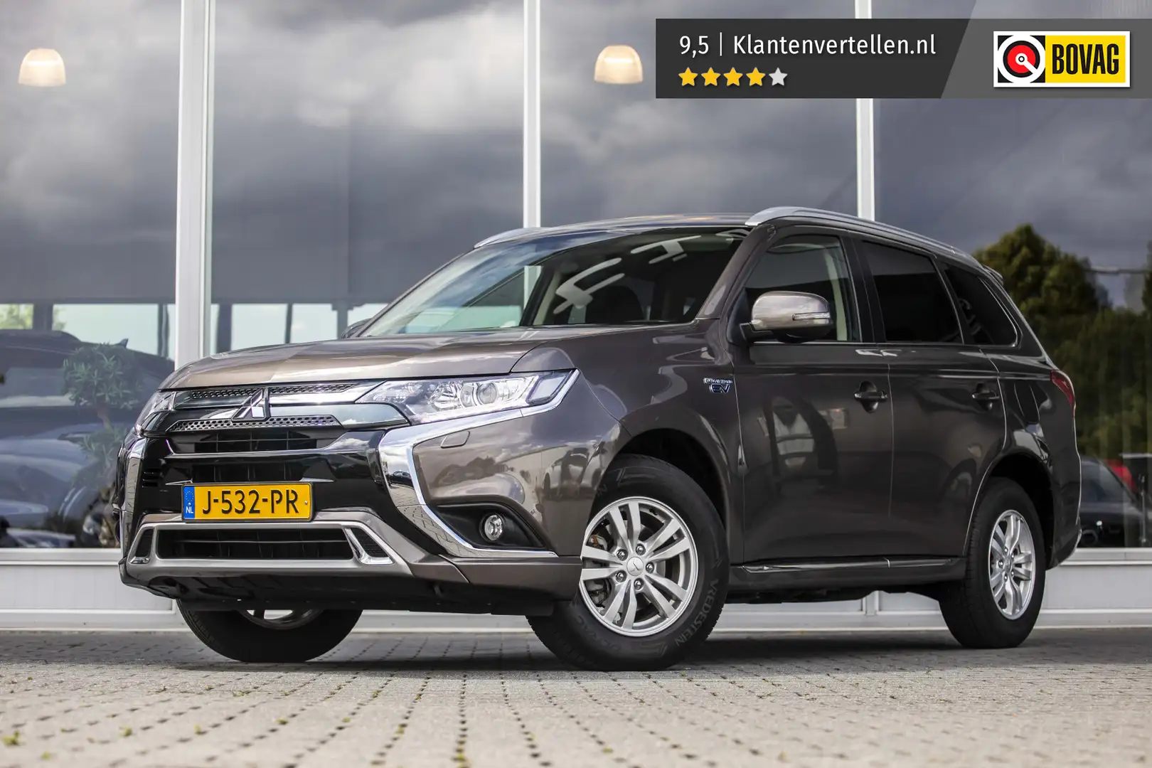 Mitsubishi Outlander 2.4 PHEV Pure | Camera | NL Auto | Carplay Marrón - 1