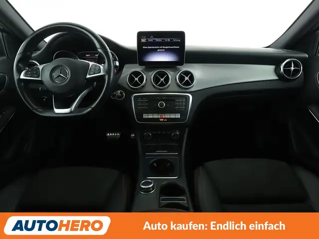 Mercedes-Benz GLA view 12