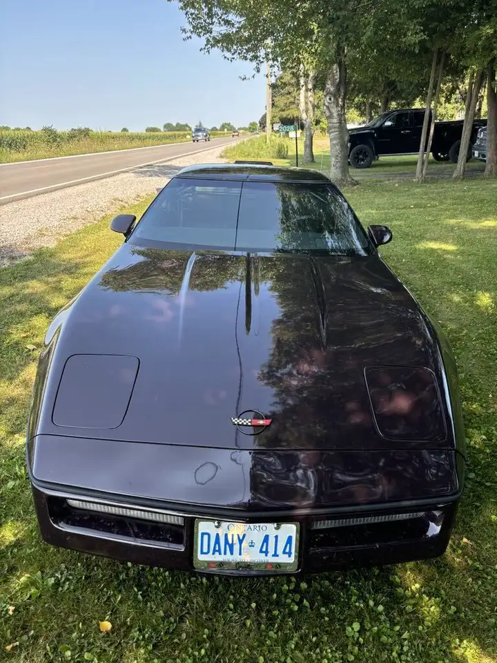 Chevrolet Corvette снимка Chevrolet Corvette