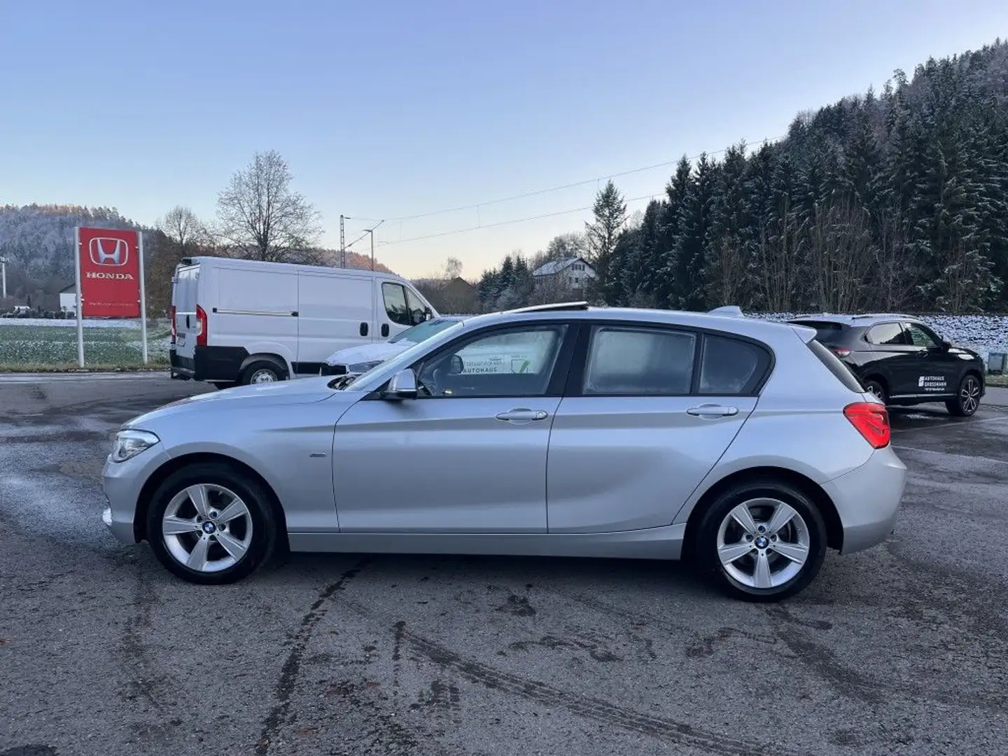BMW 120 120d xDrive Aut. Sport Line Argent - 2