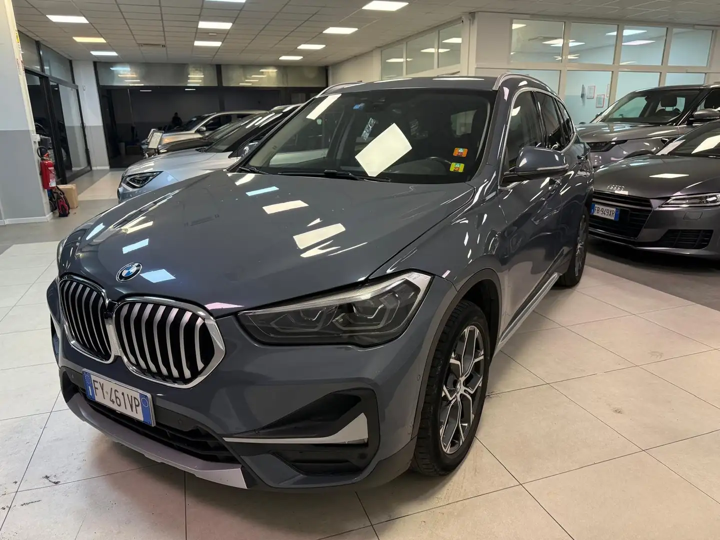 BMW X1 xdrive18d xLine auto *PORTABICI BMW* Gris - 1