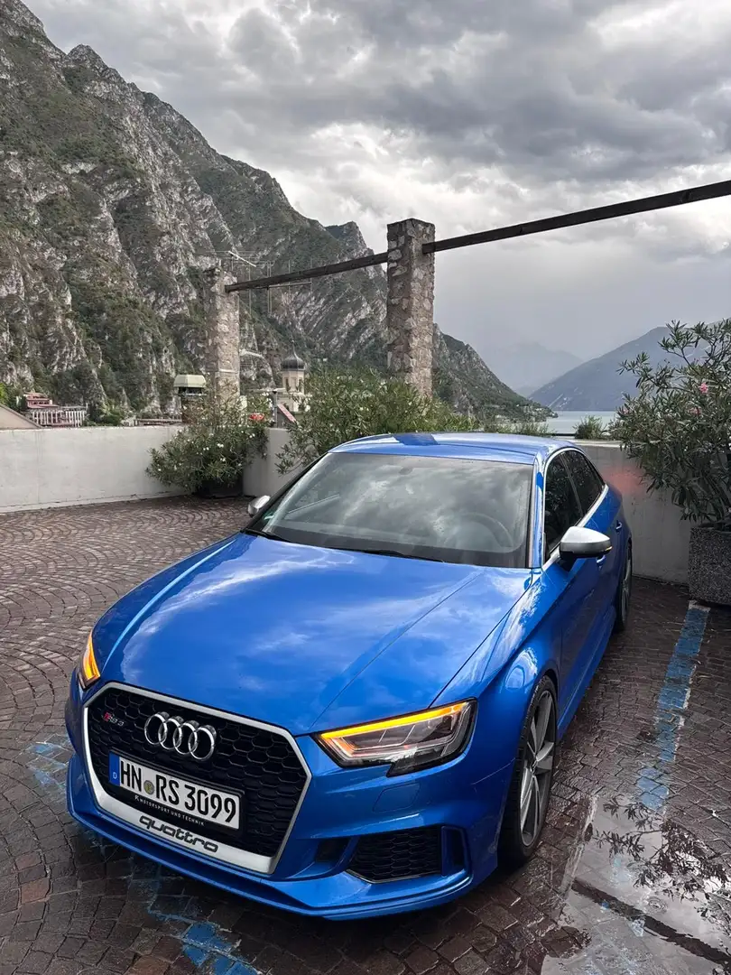 Audi RS3 2.5 TFSI quattro Blau - 1