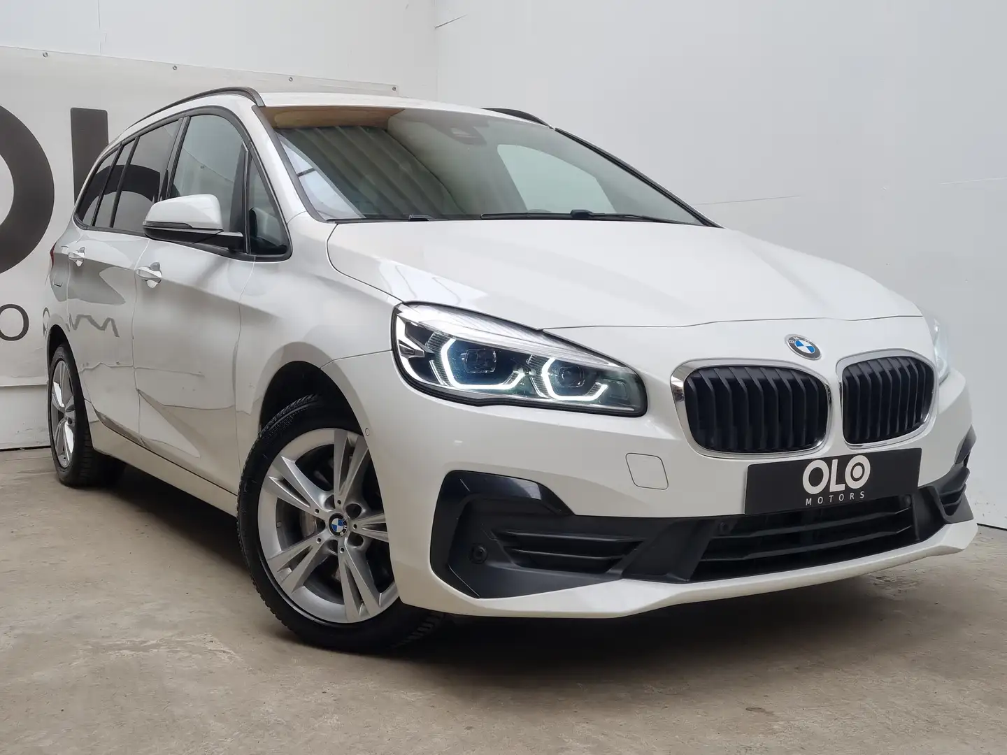 BMW 218 Gran Tourer dAS 7 pl. / Battery discharges at stop Blanc - 1