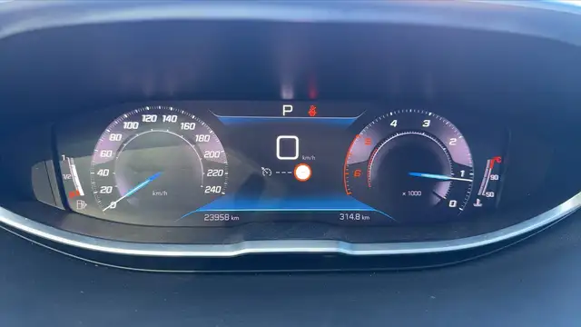 Peugeot 5008 view 12