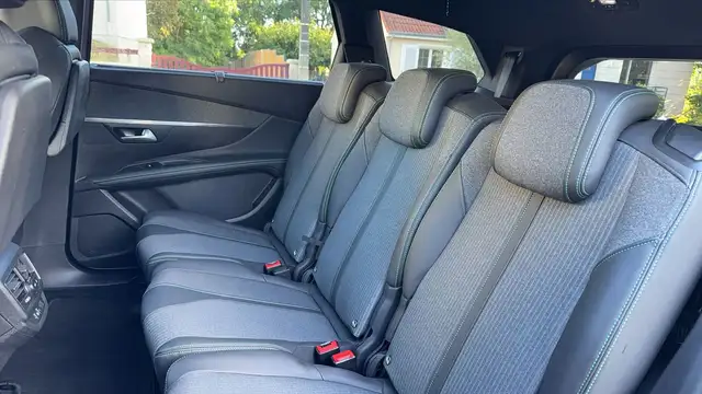 Peugeot 5008 view 9