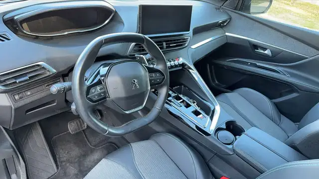 Peugeot 5008 view 8