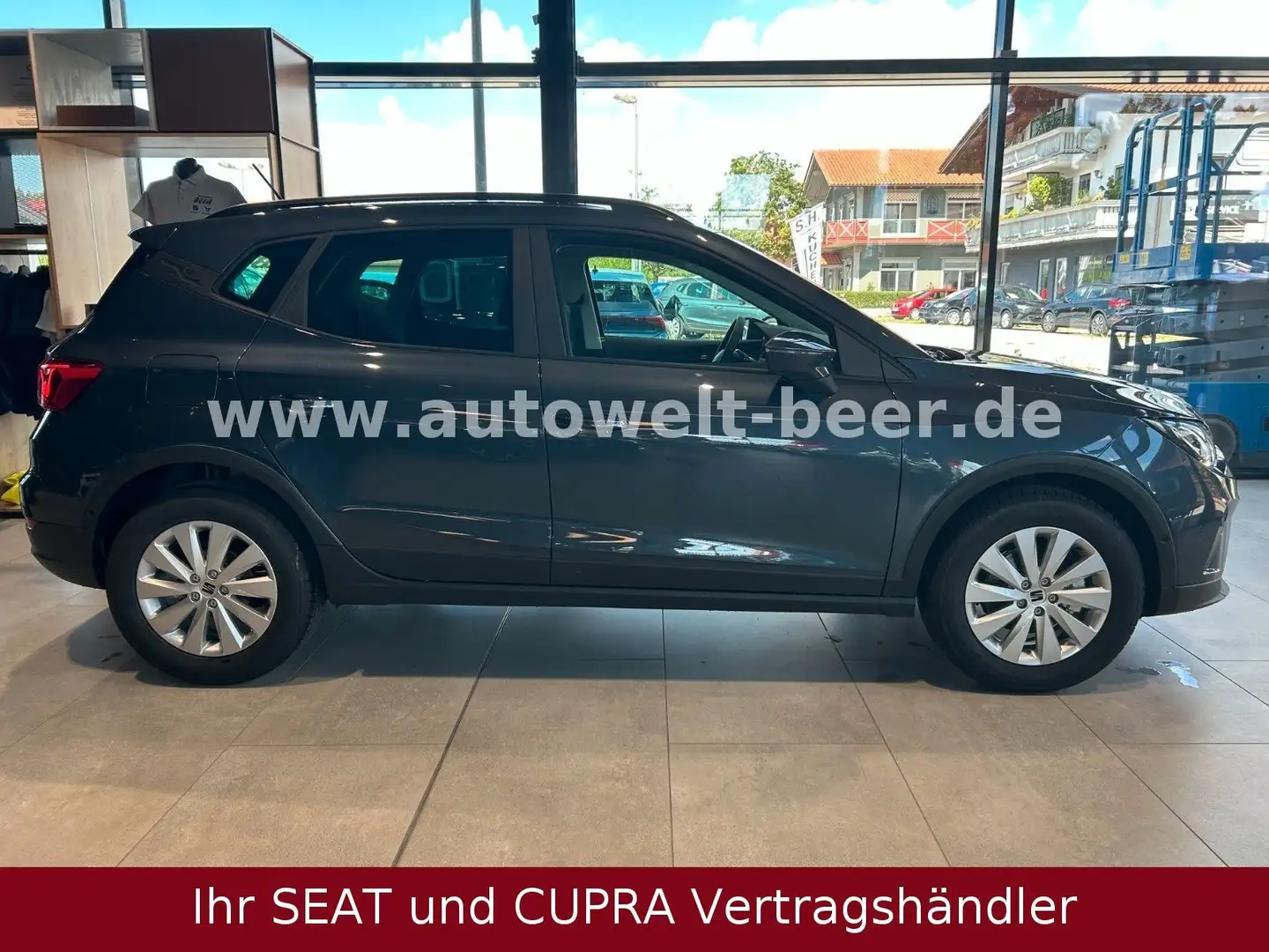 SEAT Arona Road Ed. 1.0 TSI 116PS DSG *CAM*NAV*FULL L Grau - 2