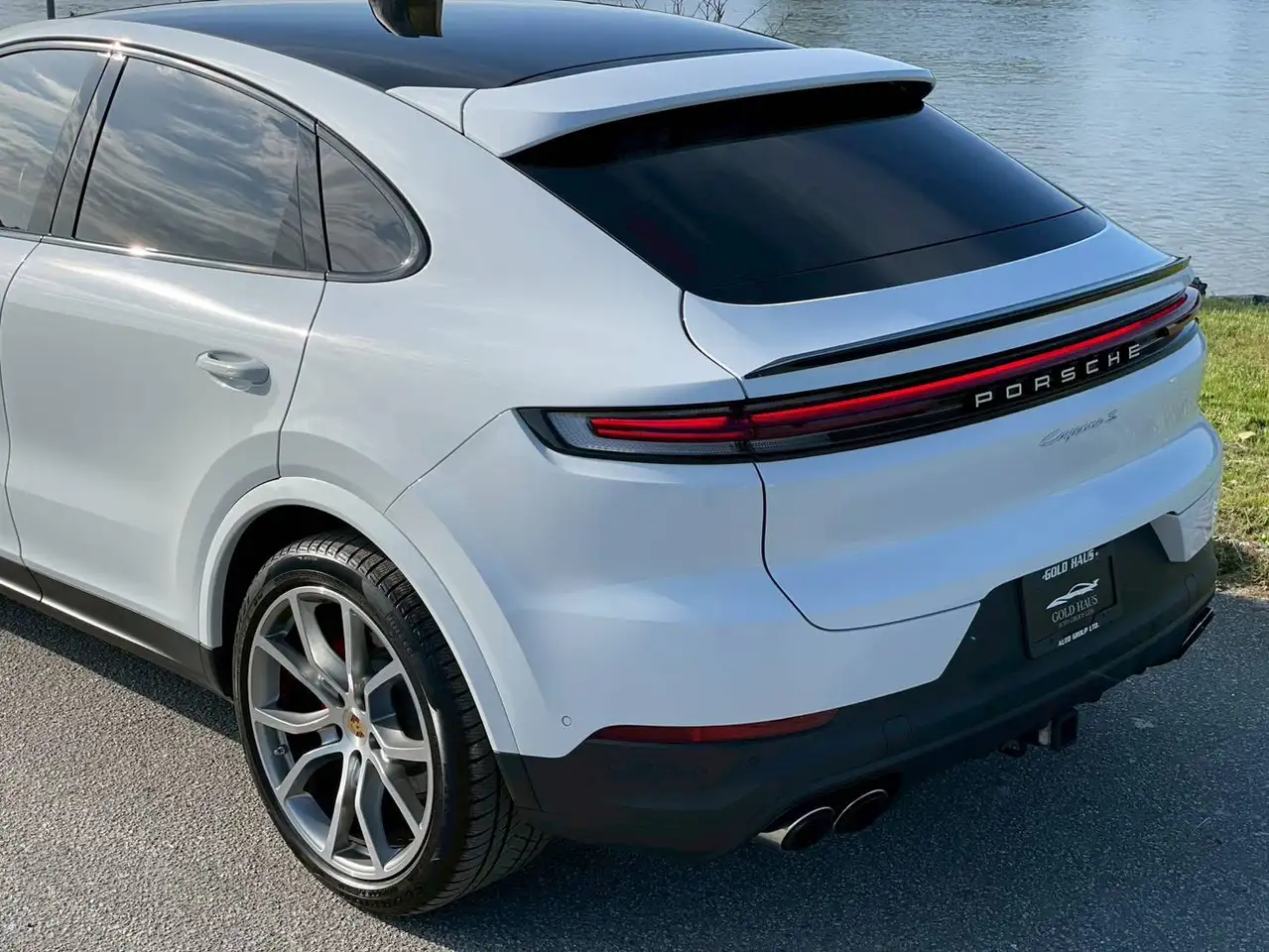 Porsche Cayenne снимка Porsche Cayenne