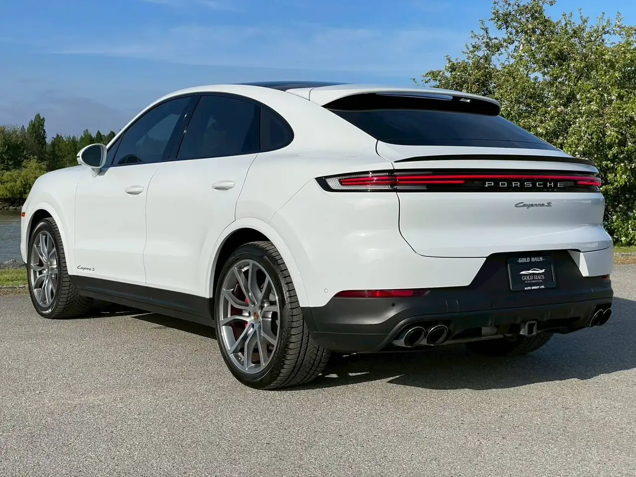Porsche Cayenne снимка Porsche Cayenne