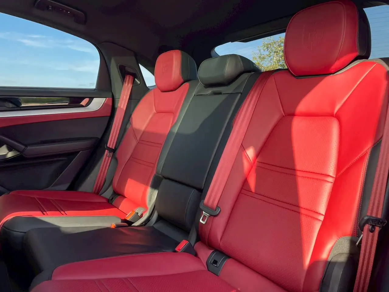 Porsche Cayenne снимка Porsche Cayenne
