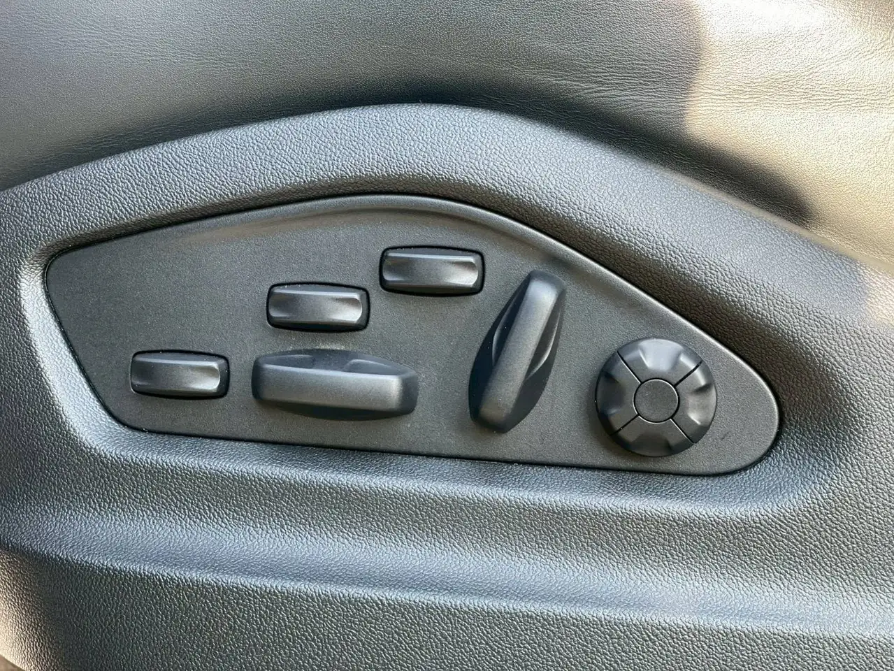 Porsche Cayenne снимка Porsche Cayenne