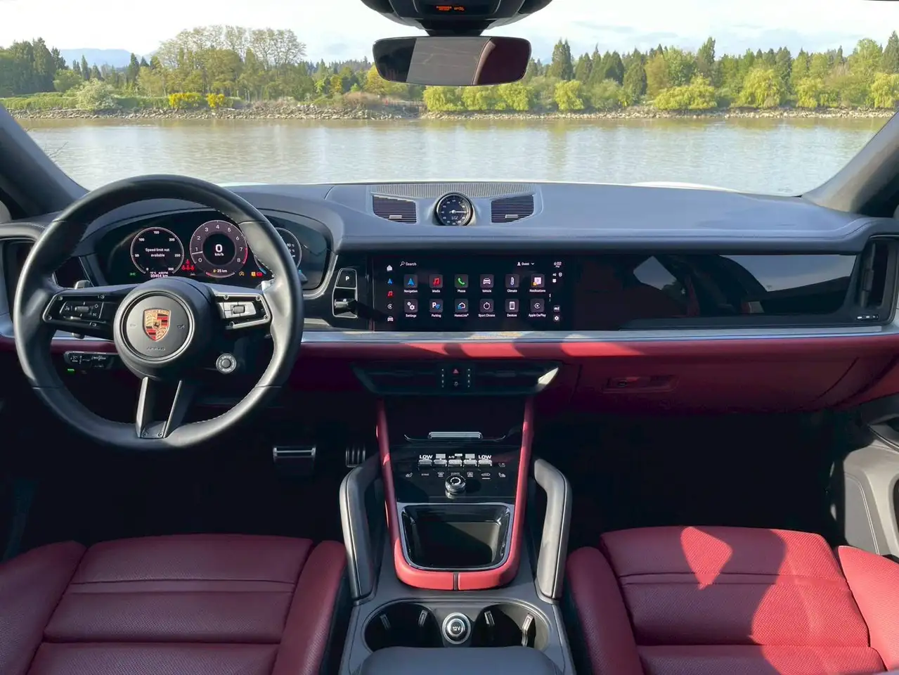 Porsche Cayenne снимка Porsche Cayenne