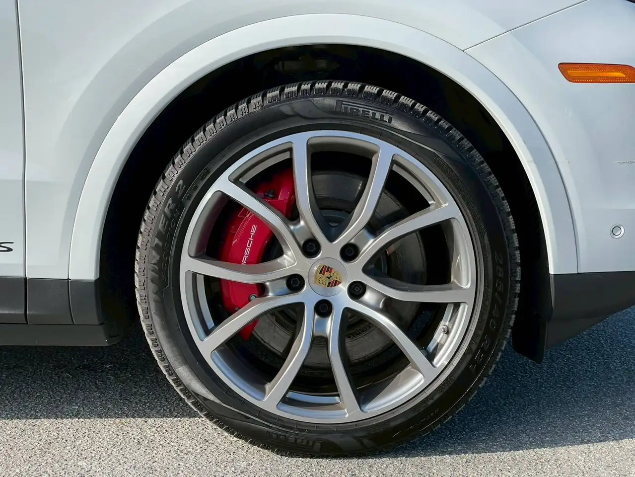 Porsche Cayenne снимка Porsche Cayenne