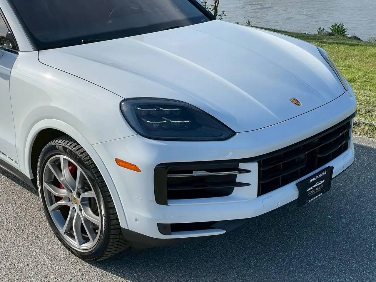 Porsche Cayenne снимка Porsche Cayenne
