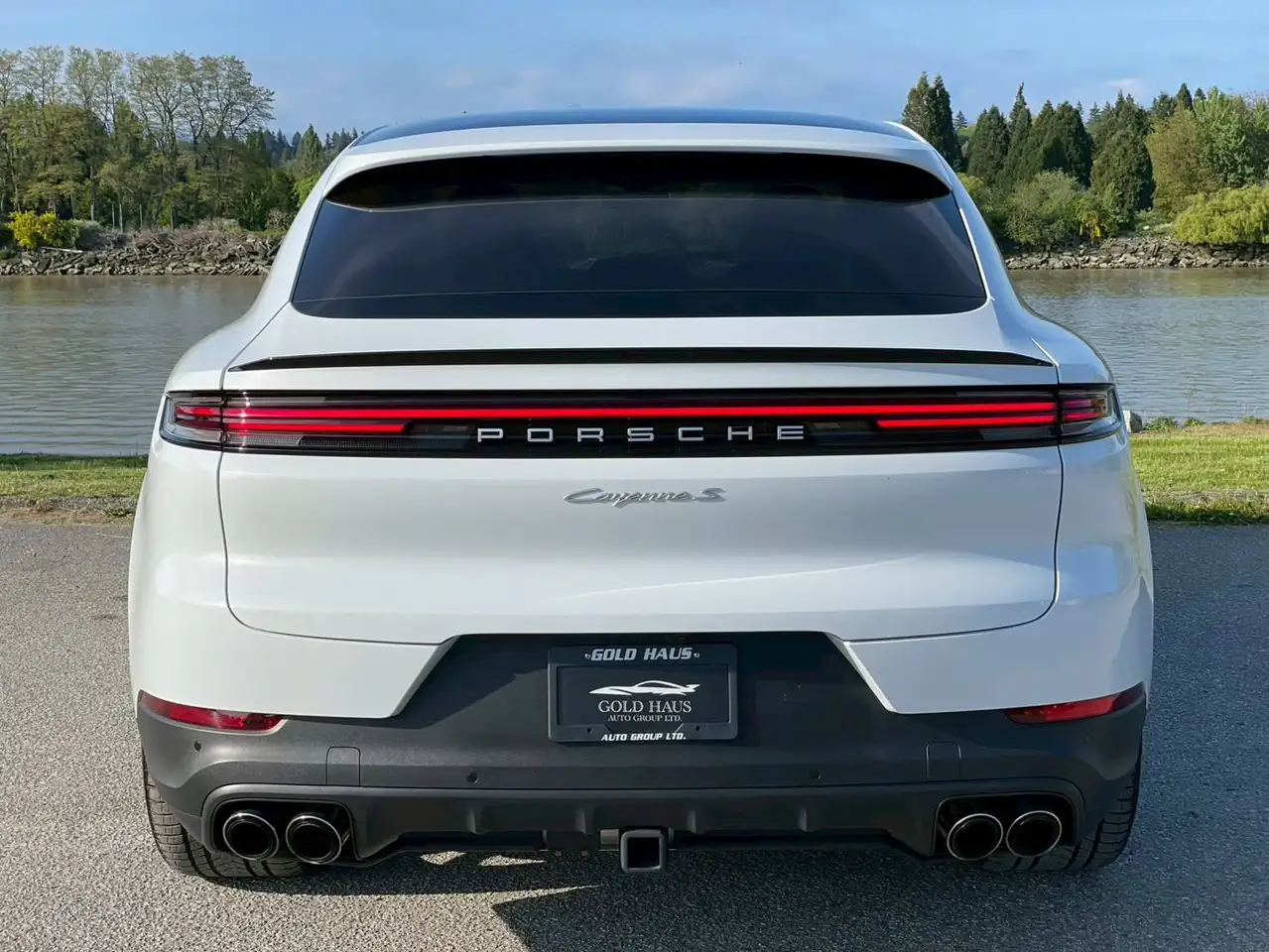Porsche Cayenne снимка Porsche Cayenne