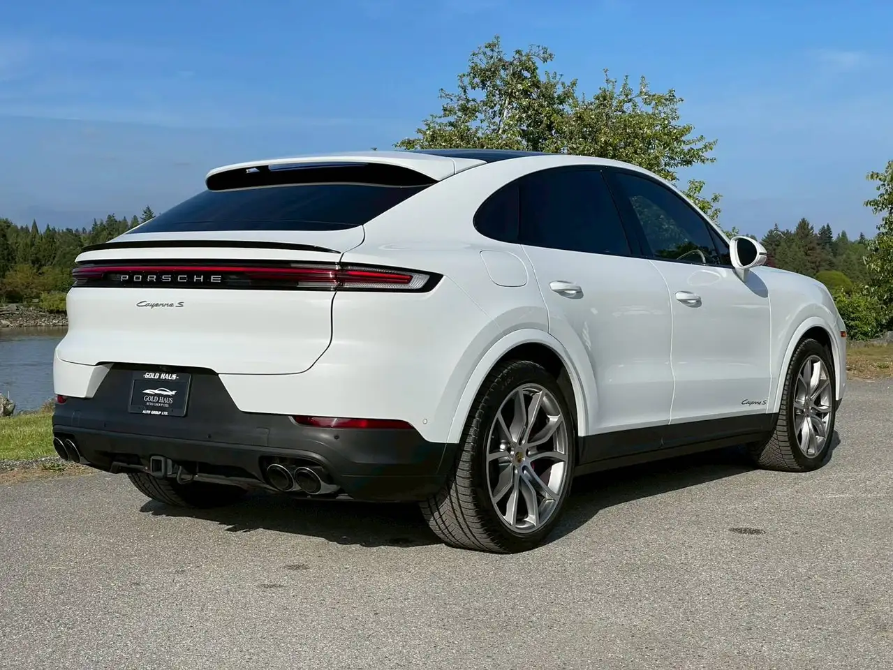 Porsche Cayenne снимка Porsche Cayenne