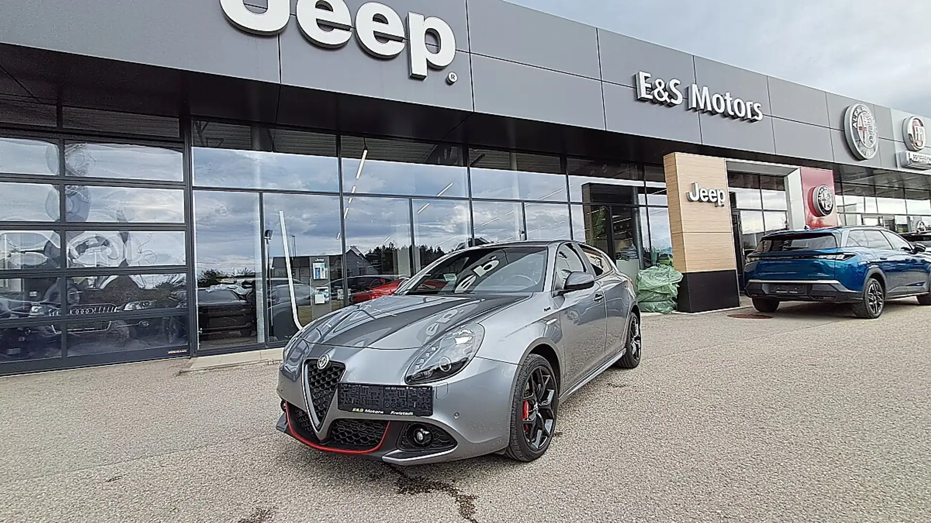 Alfa Romeo Giulietta Sprint 1,4 TB 120 Grau - 1