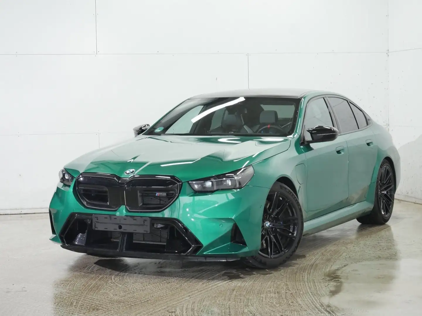BMW M5 Limousine |Sitzbelüftung |Glasdach |Bowers&Wilkins Grün - 1