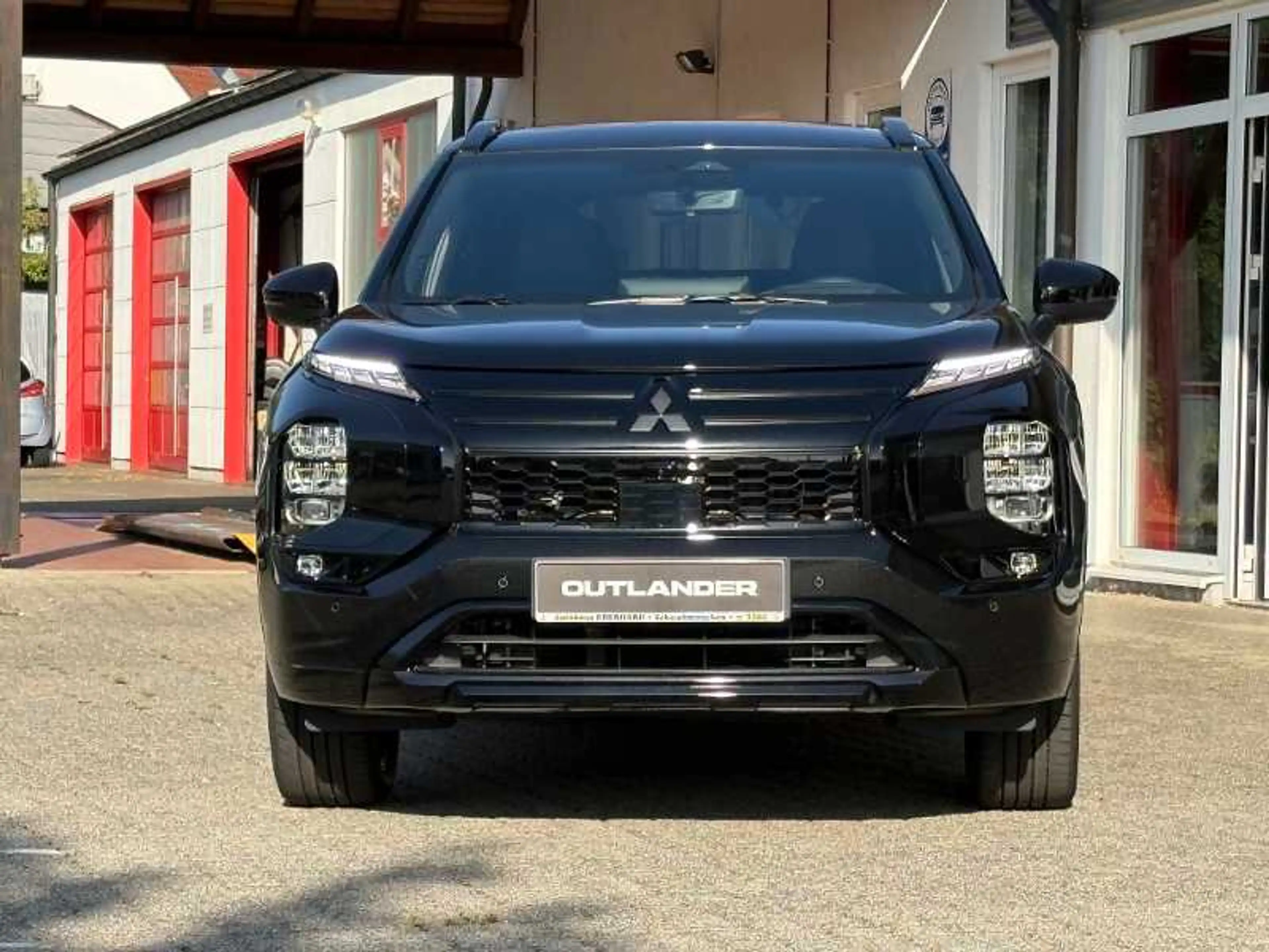Mitsubishi Outlander 2.4L PHEV Black