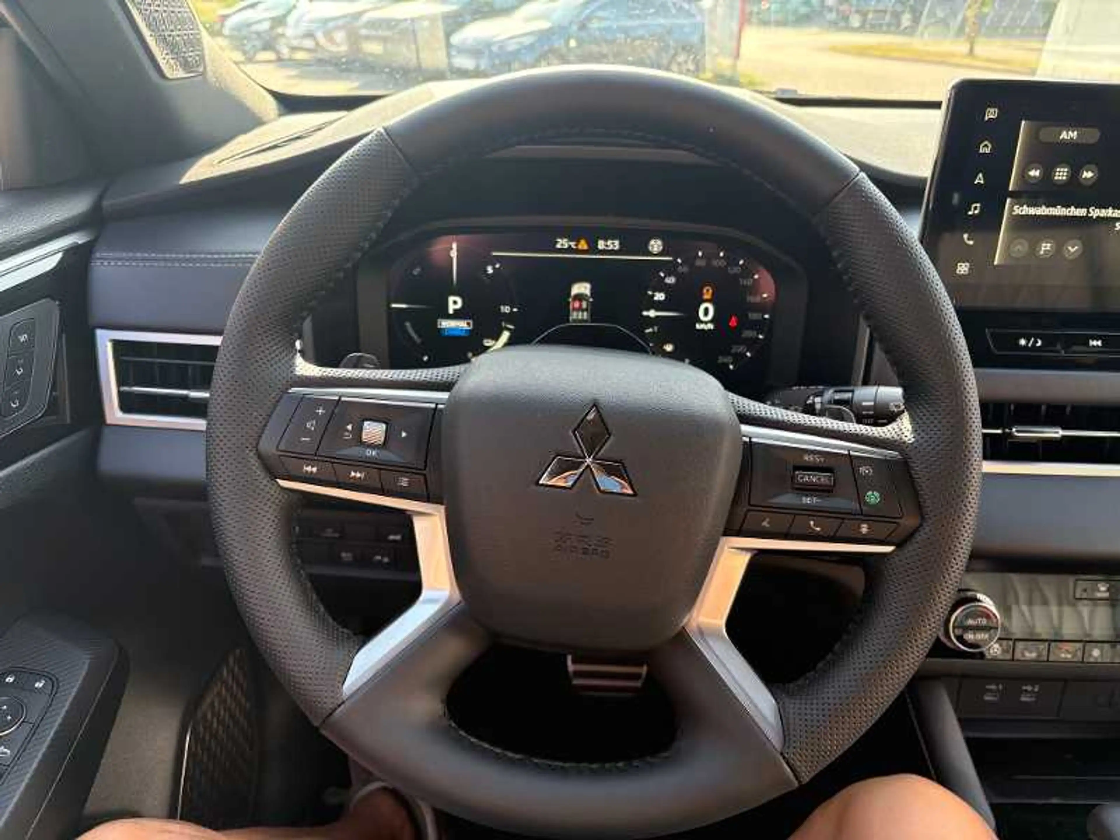 Mitsubishi Outlander 2.4L PHEV Black — photo 8