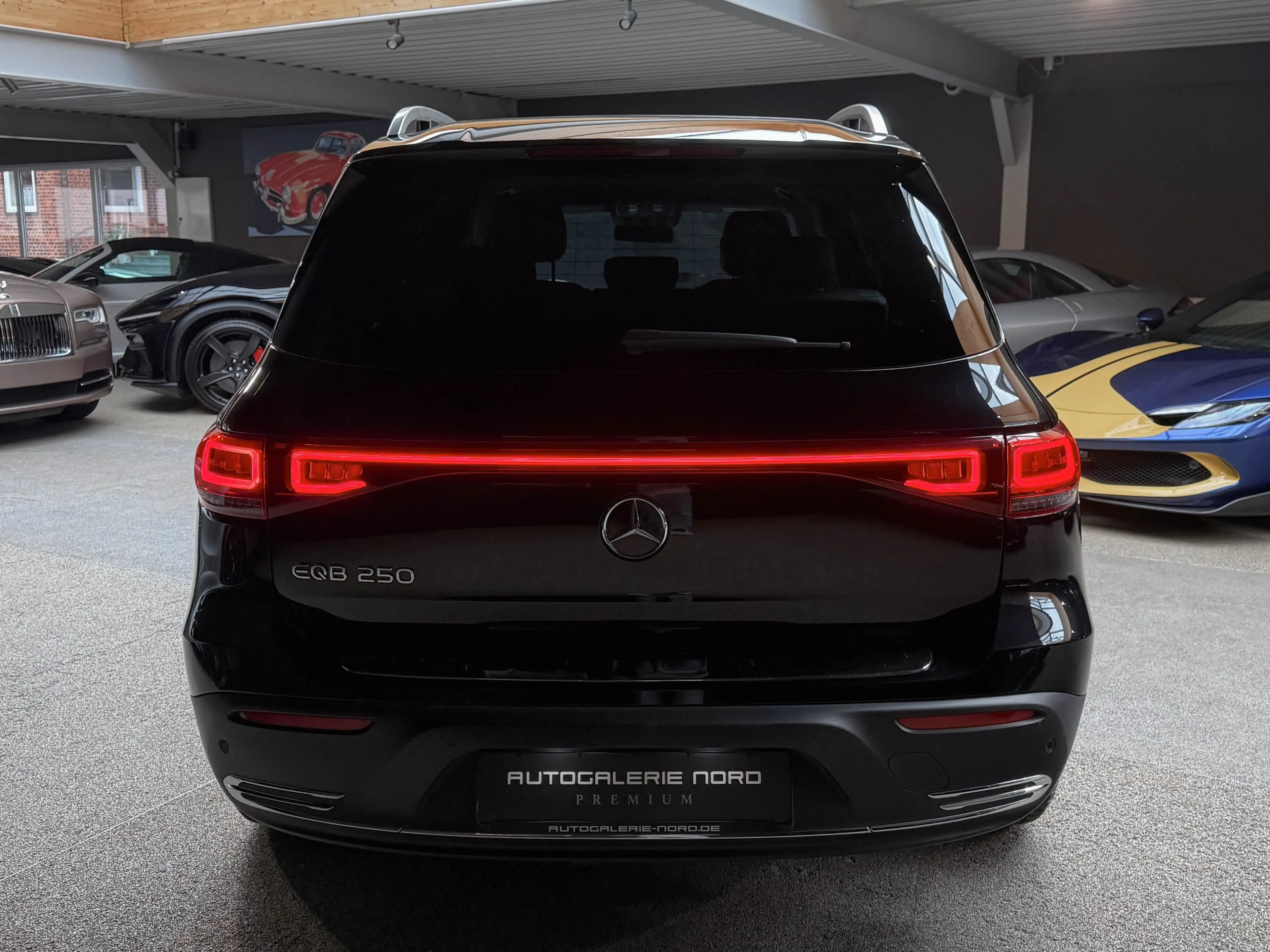 Mercedes-Benz EQB 250 Memory+RFK+360°+ACC — photo 10