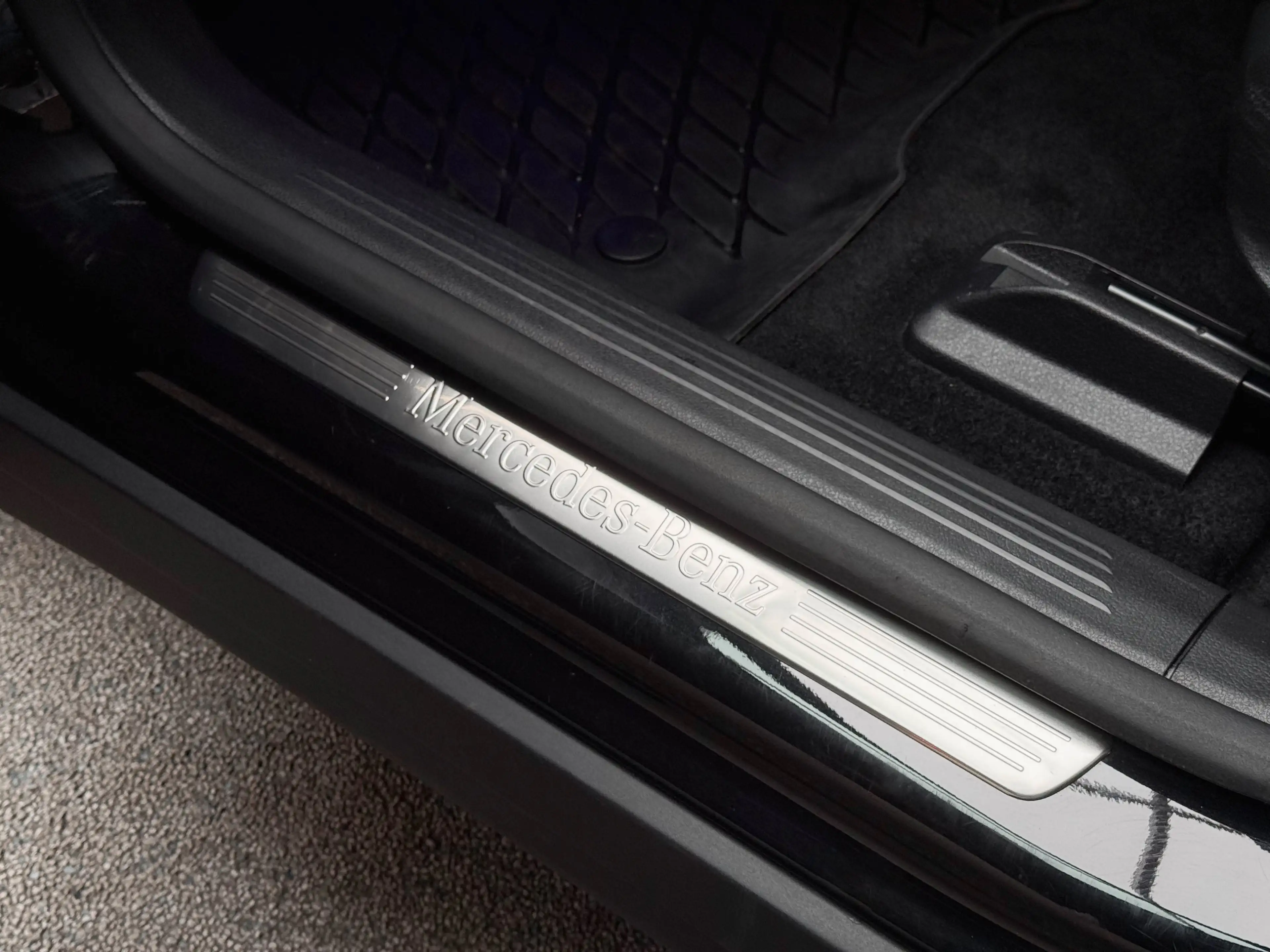 Mercedes-Benz EQB 250 Memory+RFK+360°+ACC — photo 14